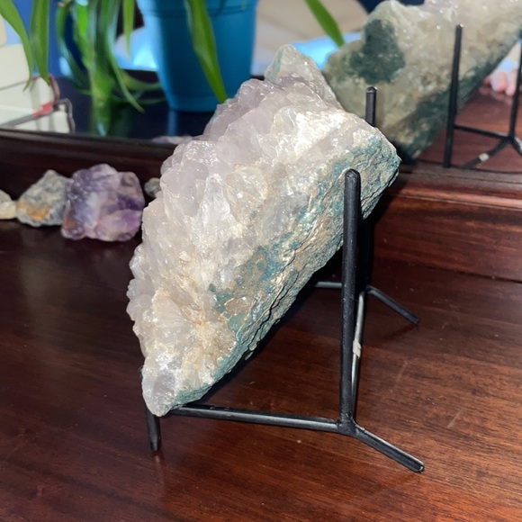 AMETHYST GEM W STAND - Picture 2 of 2